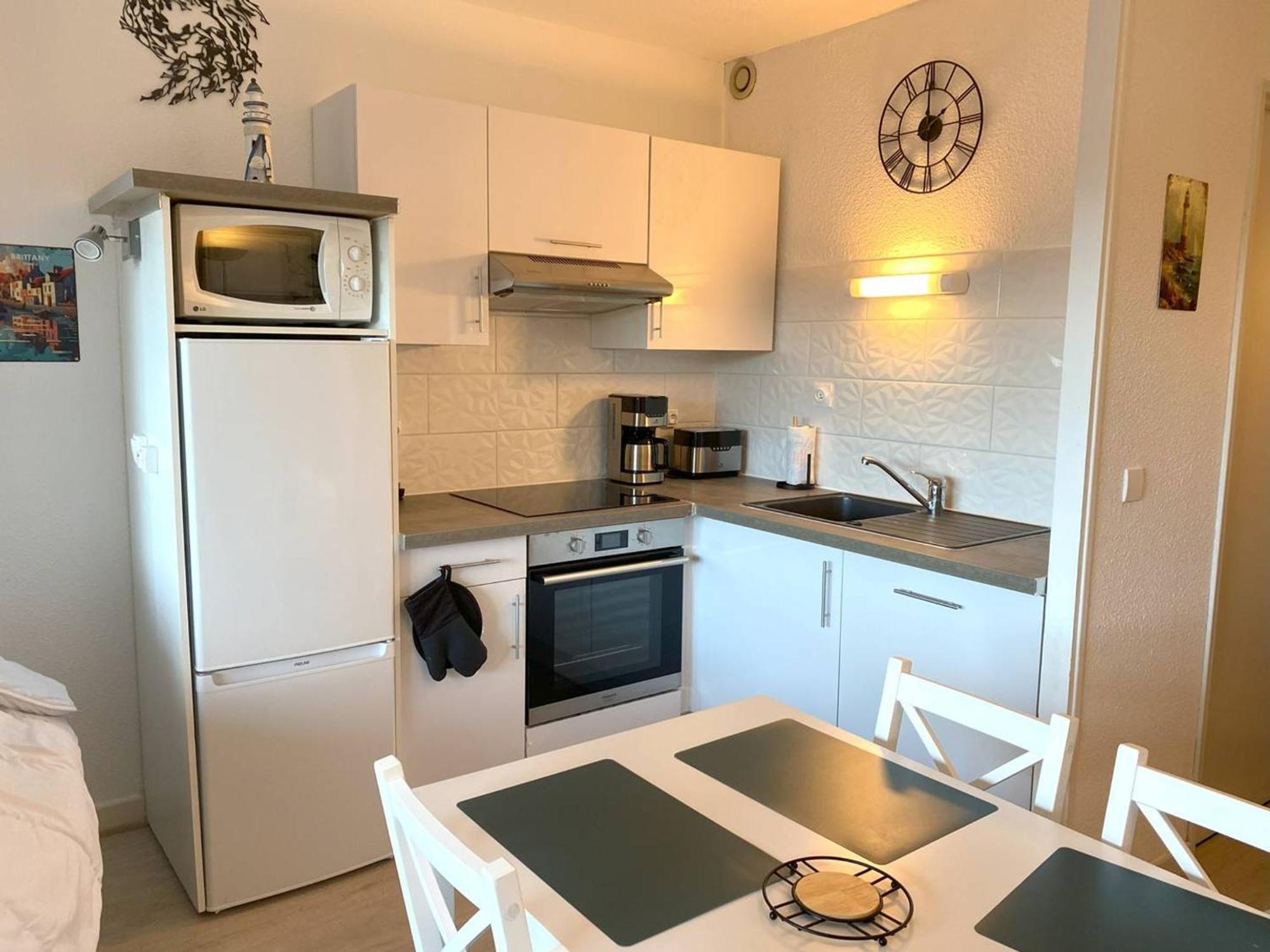 Calme Avec Balcon, Parking, Pres Du Port De - Fr-1-368-412 * Perros-Guirec